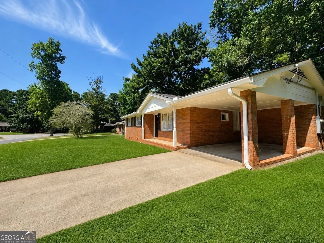 Photo of 1716 Hallmark Drive