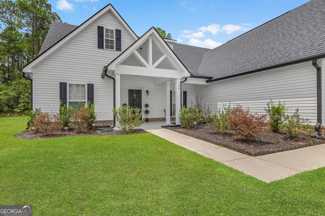 Photo of 166 SE Baker Field Lane