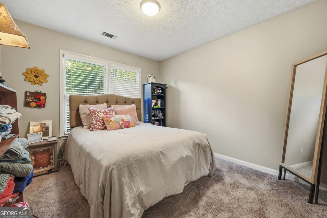 Photo of 1607 White Oak Drive