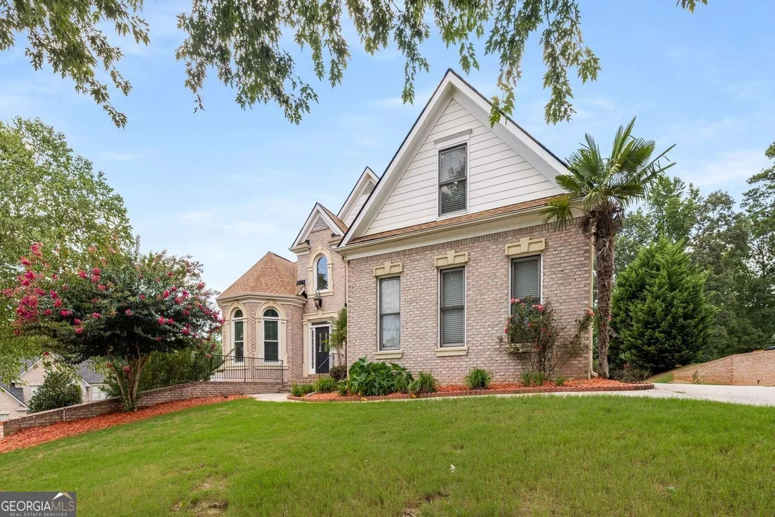 Photo of 1950 LANCASTER Drive