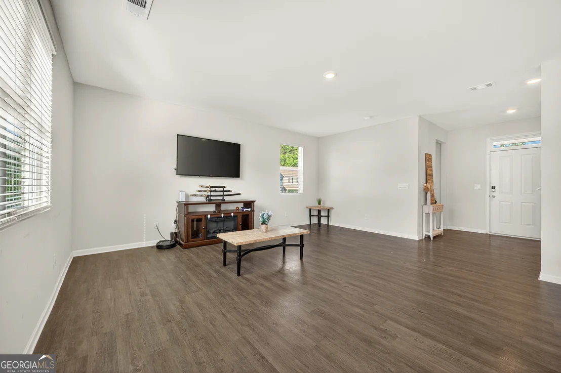 Photo of 401 Hughes Lane