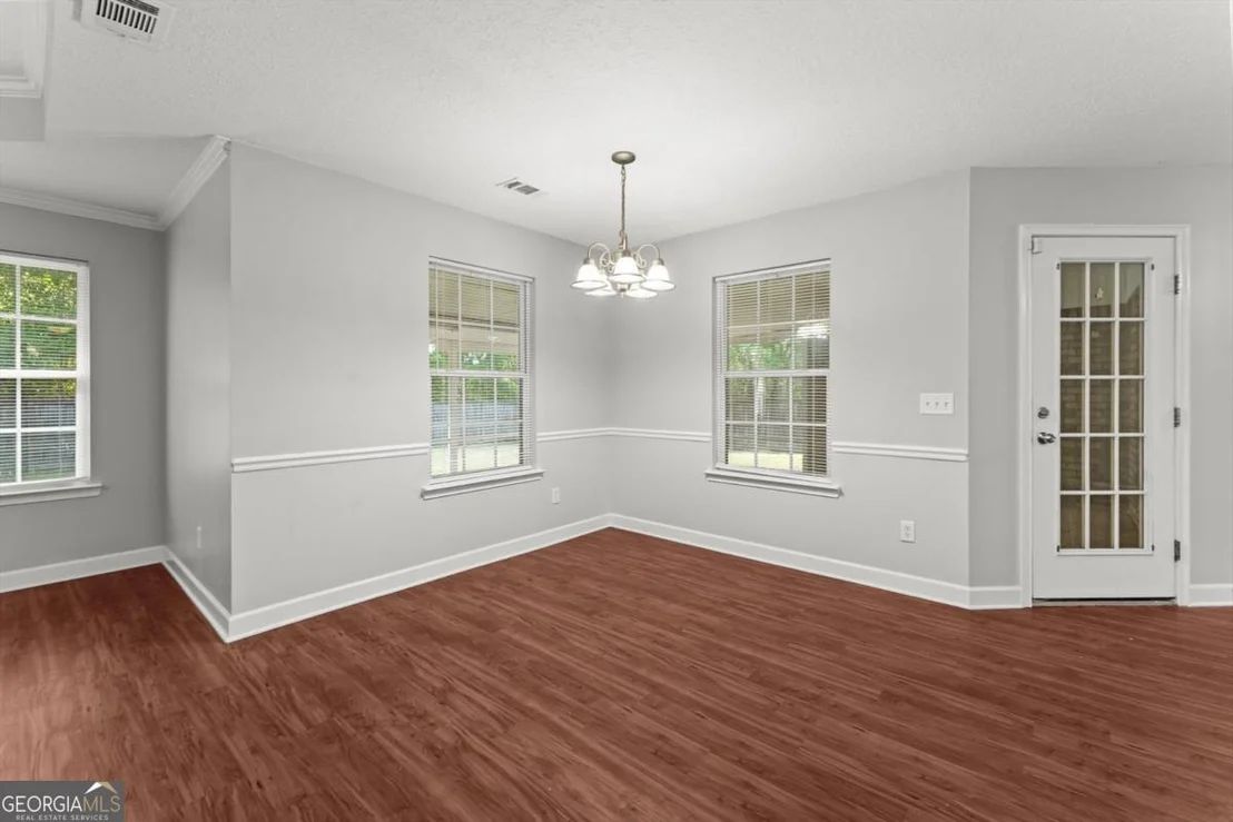 Photo of 270 Sassafras Lane