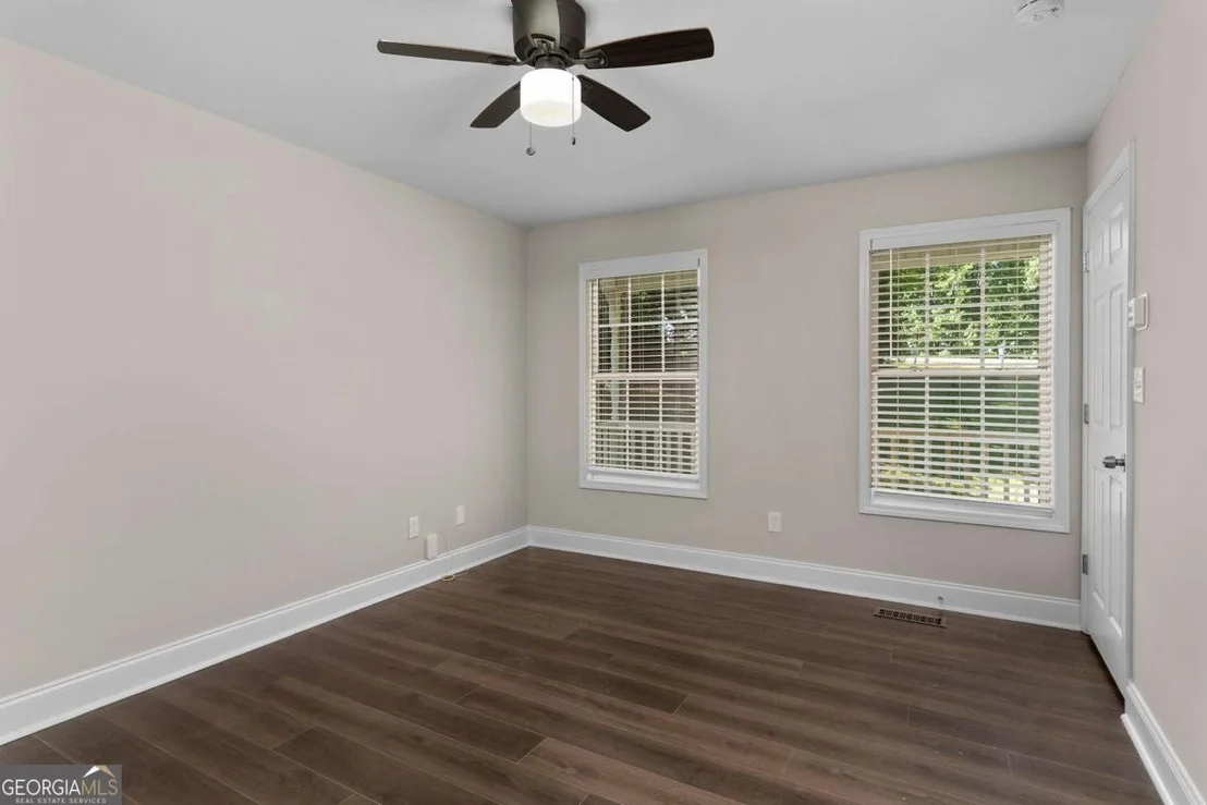 Photo of 2380 Land Road