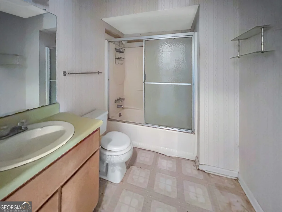 Photo of 411 Edgewater Circle