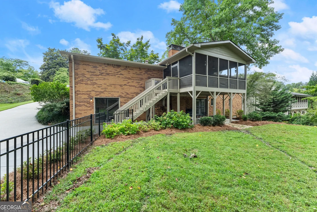 Photo of 290 Cochran Drive