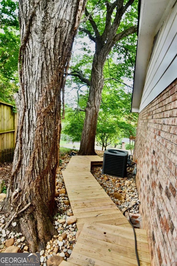 Photo of 280 Valleybrook Drive