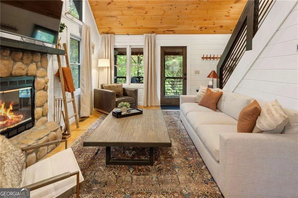 Photo of 120 Brookhaven Trail