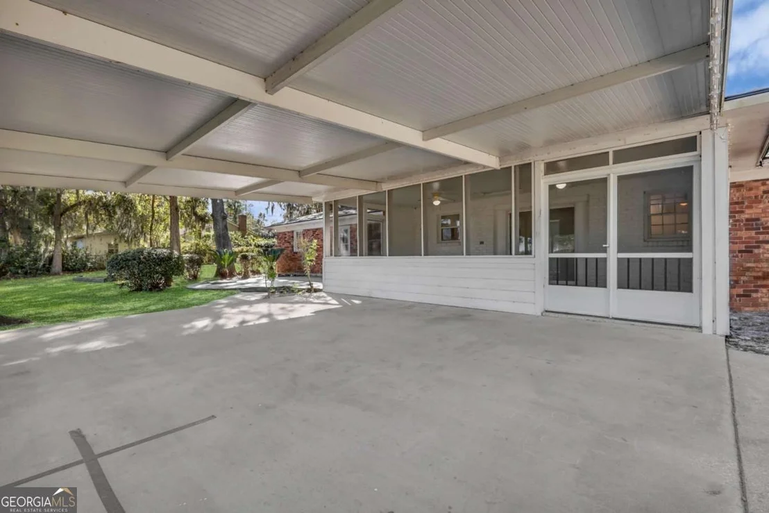 Photo of 1613 Lake Drive