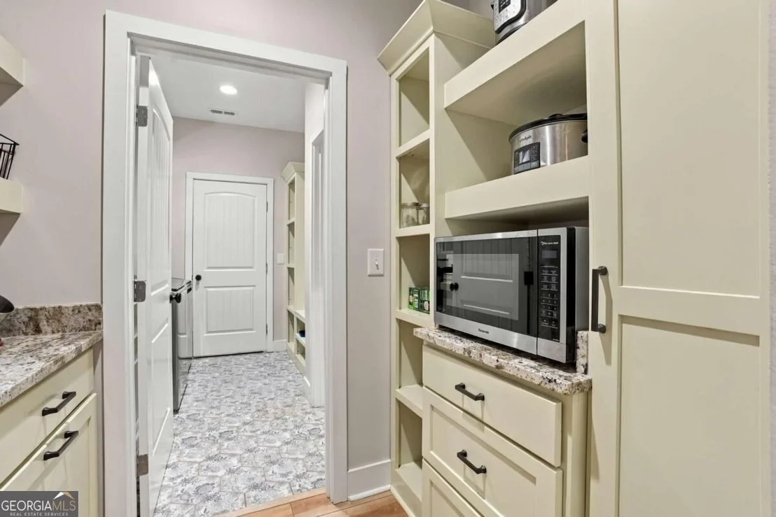 Photo of 1608 Thompson Lane