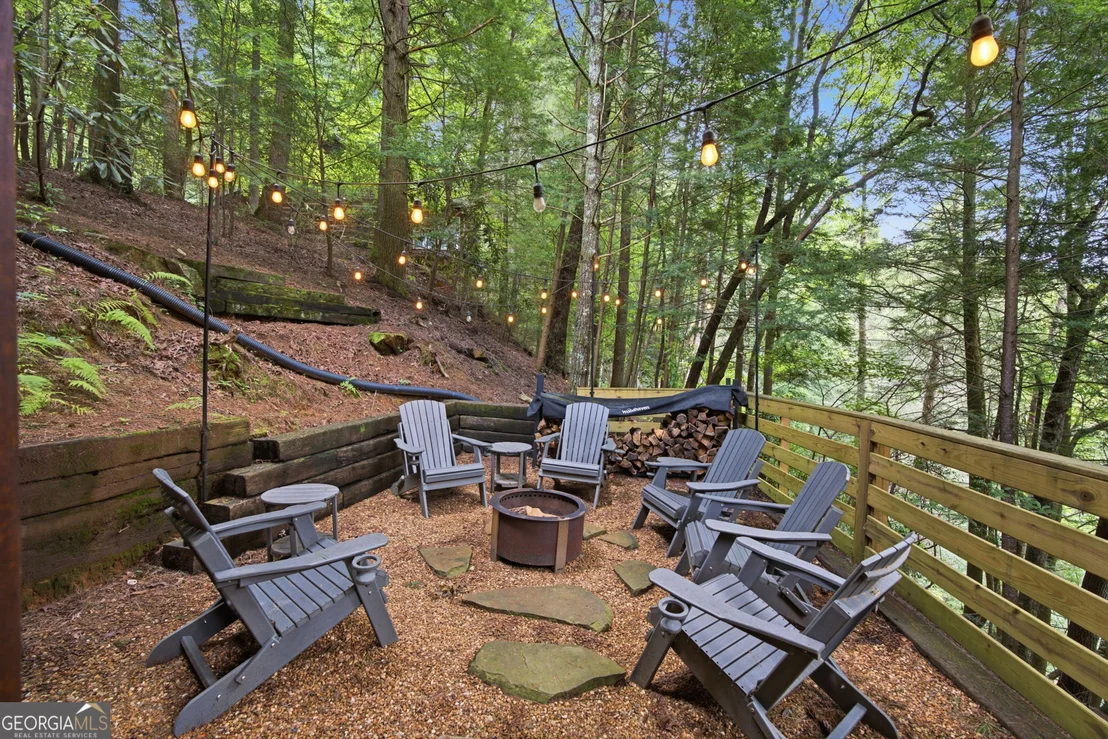 Photo of 464 Whispering Pine Lane