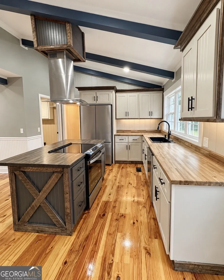 Photo of 405 N Broughton Street