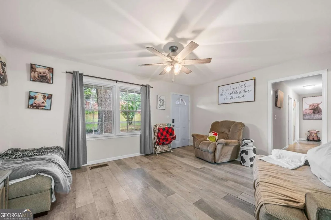 Photo of 112 Greenbriar Drive