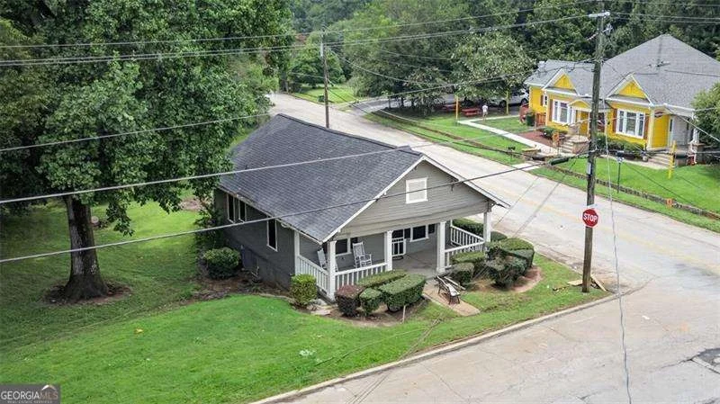 Photo of 1070 Forest Avenue