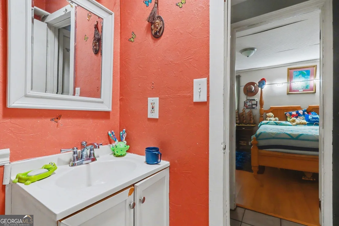 Photo of 204 Adams Circle SE