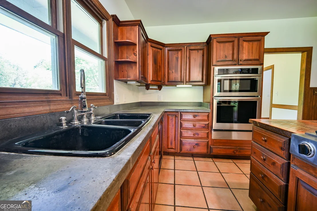 Photo of 160 River Lane