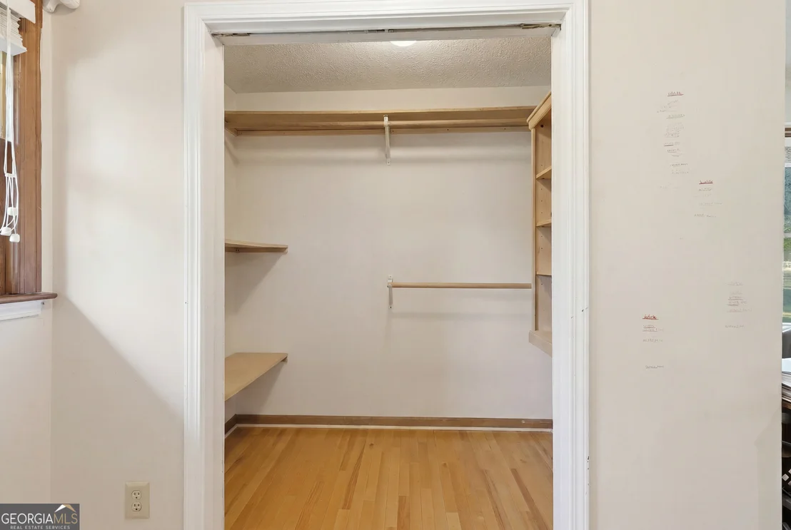 Photo of 1042 Lakeland Drive