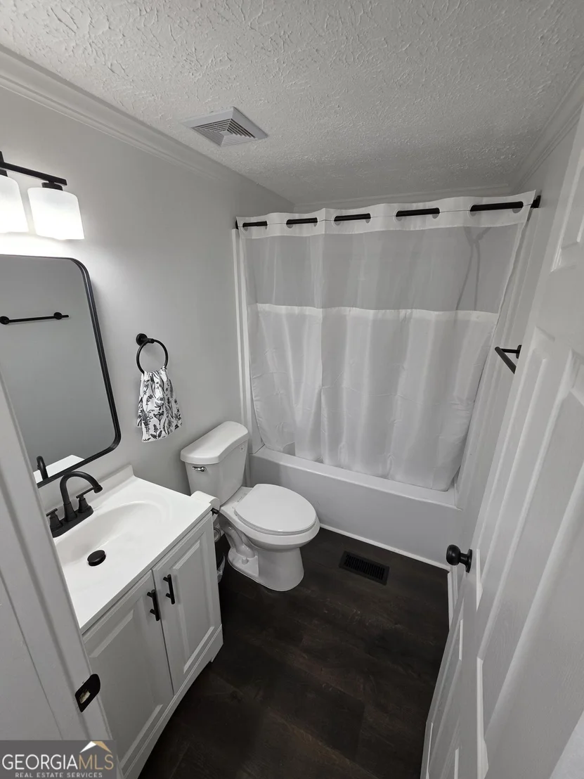 Photo of 305 Zellner Road