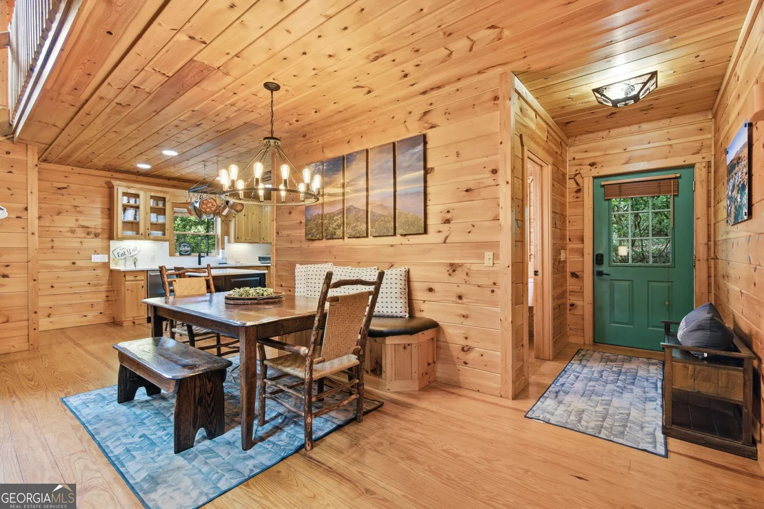 Photo of 464 Whispering Pine Lane