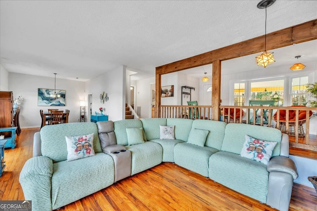 Photo of 330 Greentree Parkway