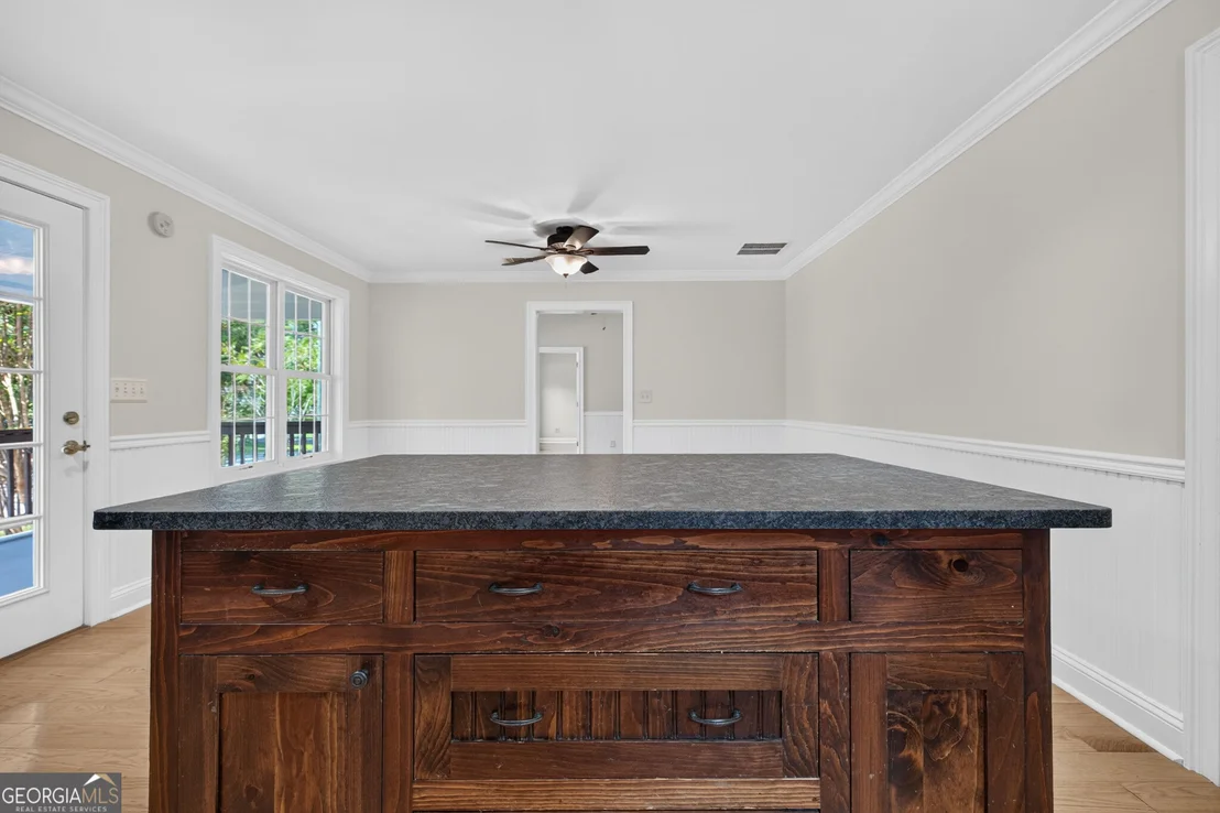 Photo of 406 Vineyard Road
