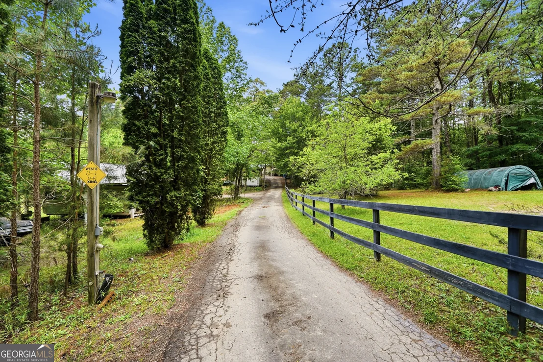 Photo of 2518 Henderson Mountain Road