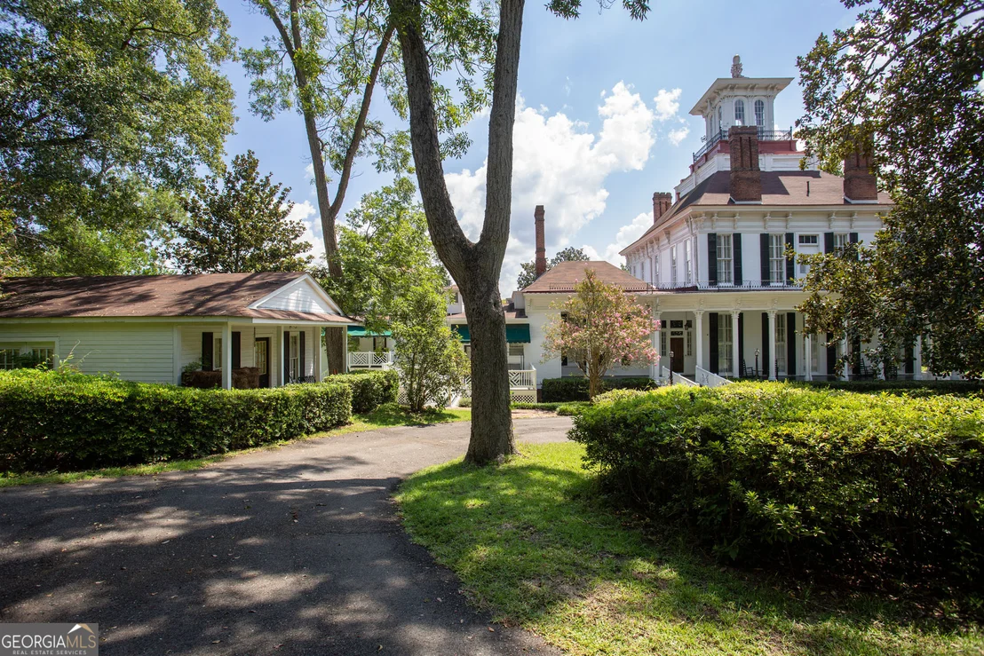 Photo of 534 W WEST BROAD Street