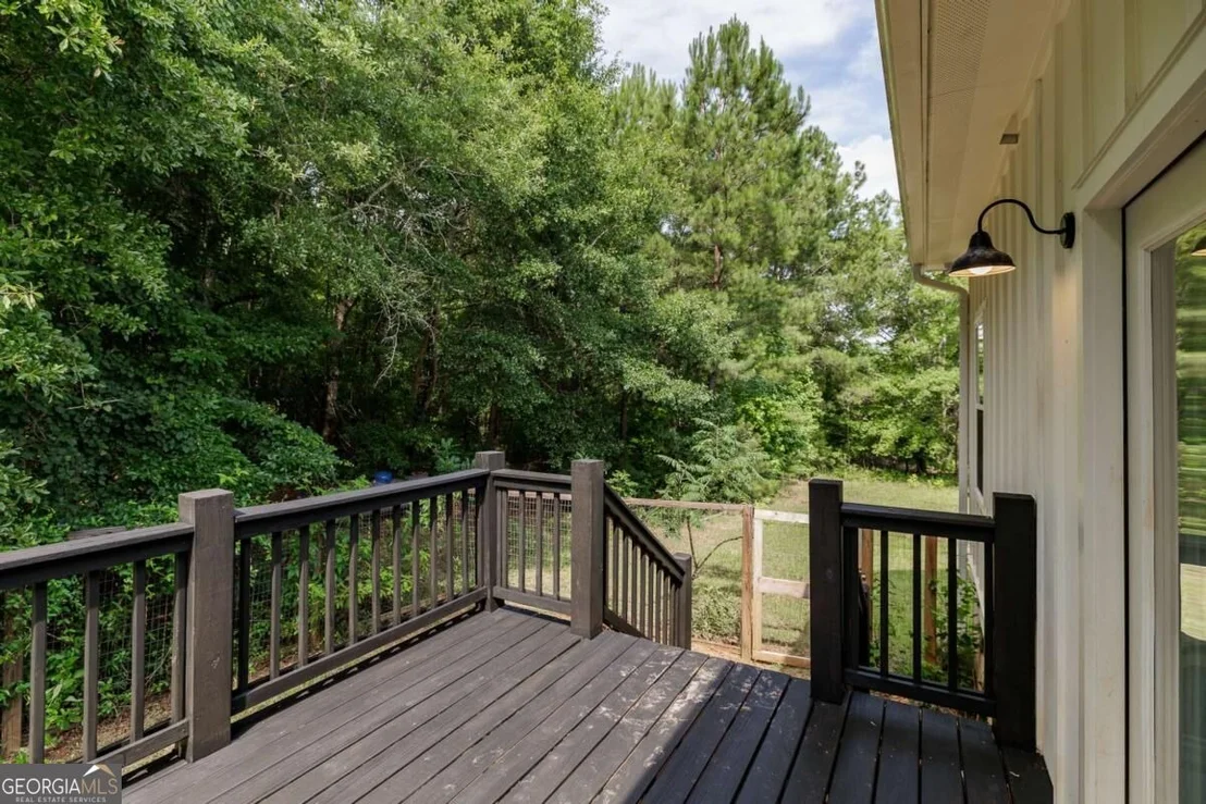 Photo of 930 James Holcomb Road