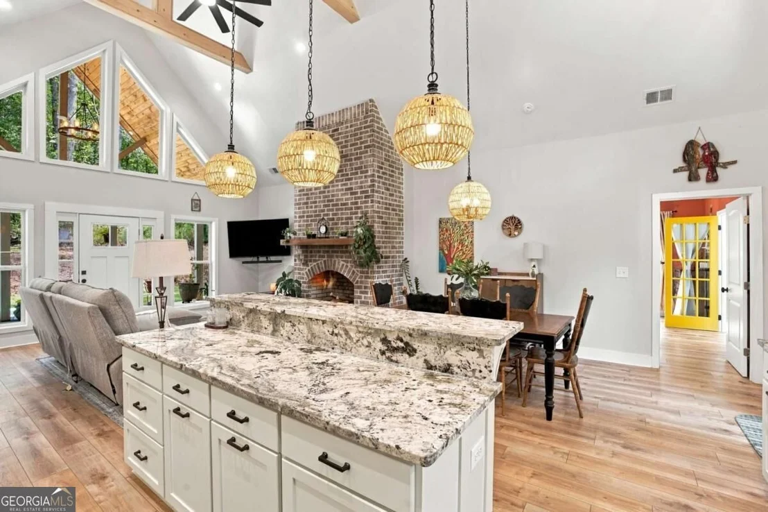 Photo of 1608 Thompson Lane