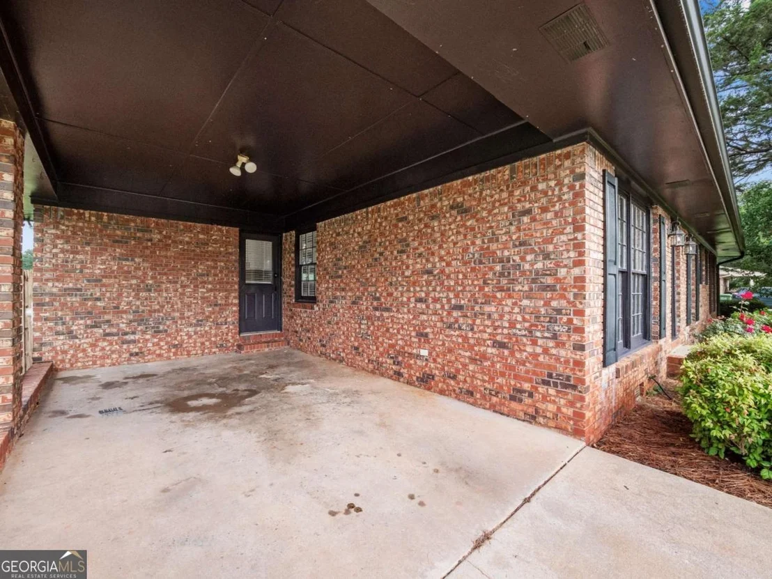 Photo of 617 Lakeview Drive