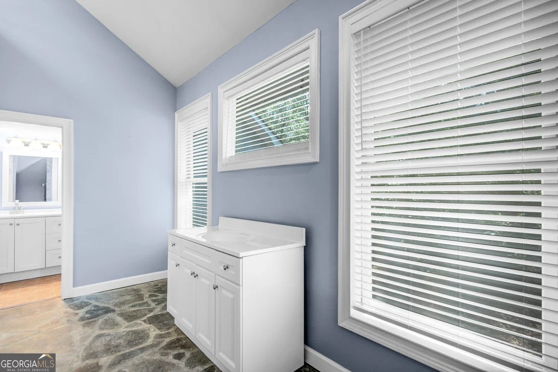 Photo of 215 Wessmanor Drive