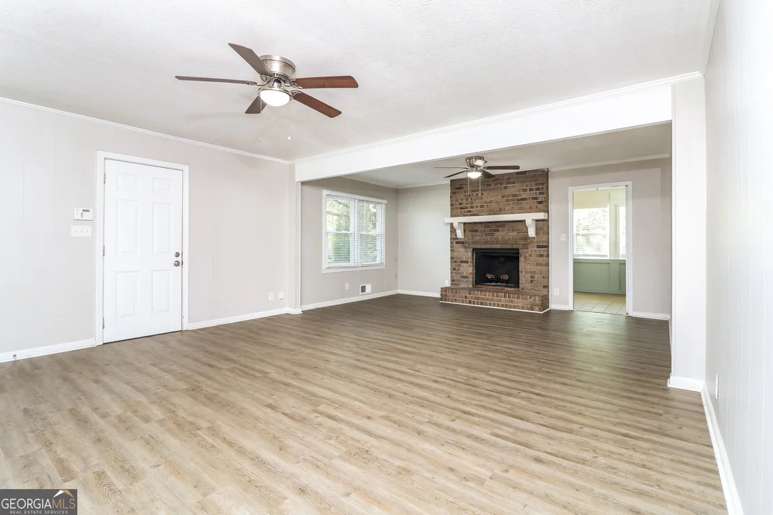 Photo of 611 Walnut Way SW