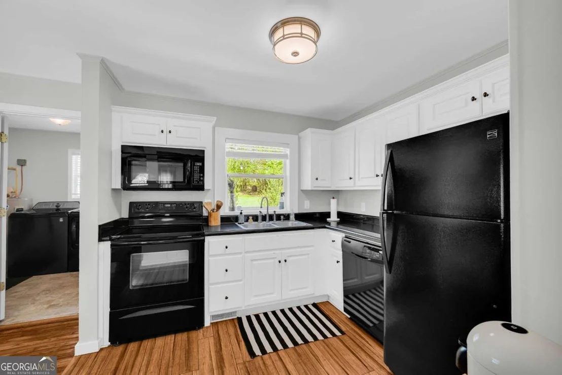Photo of 330 Pine Needle Road