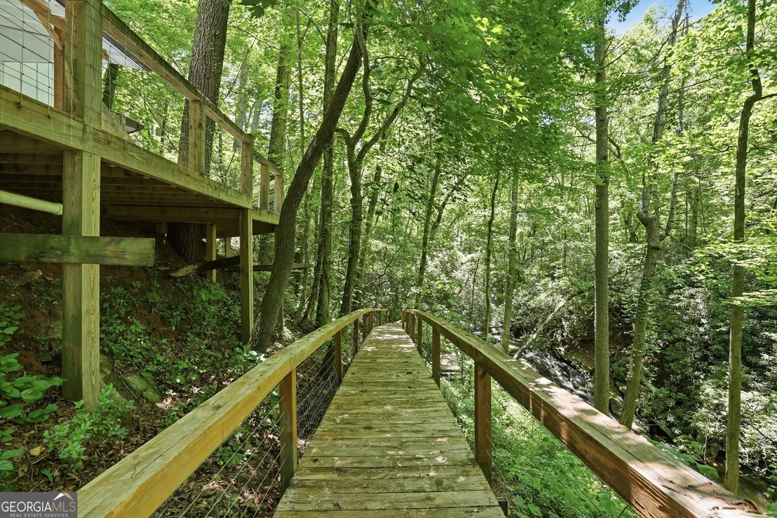 Photo of 700 Sillycook Trail