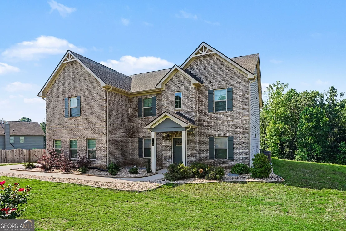 Photo of 945 Mystic Way
