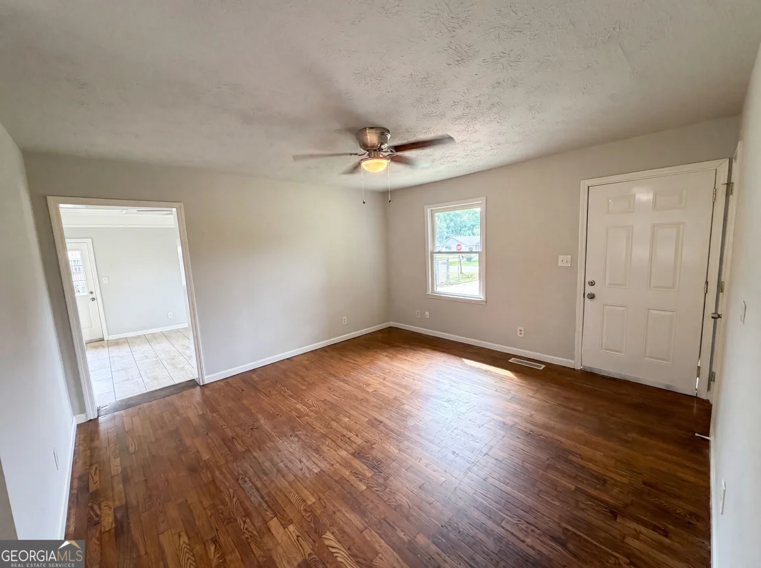 Photo of 5552 Pine Street
