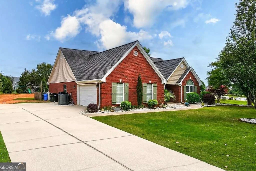 Photo of 1040 Sapphire Trail
