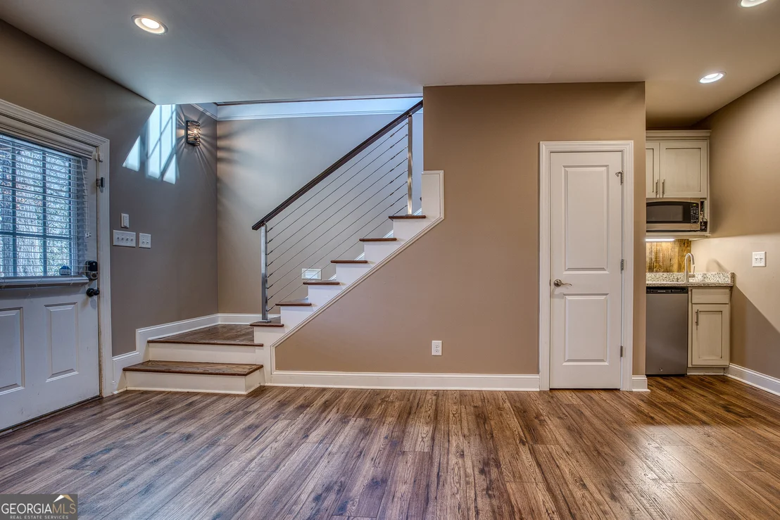 Photo of 112 Springhill Lane