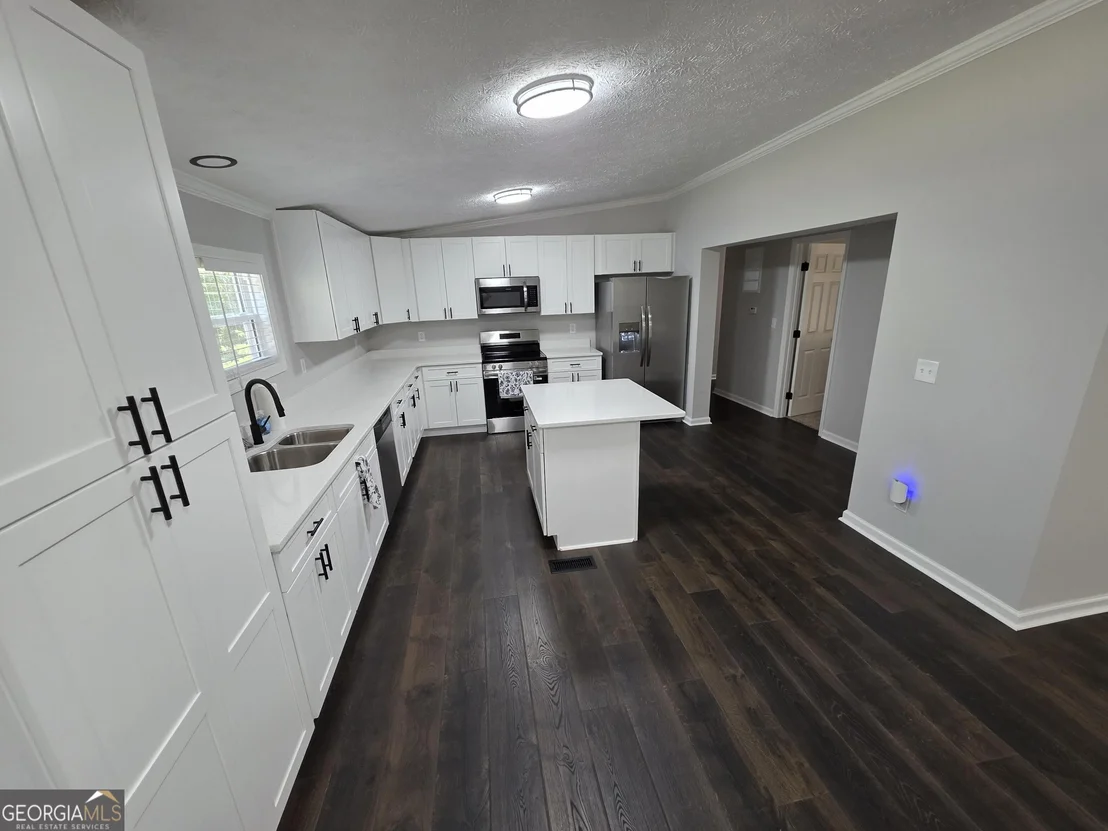 Photo of 305 Zellner Road