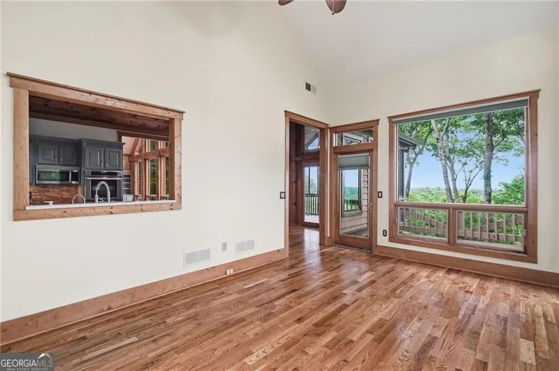 Photo of 861 Summit Drive