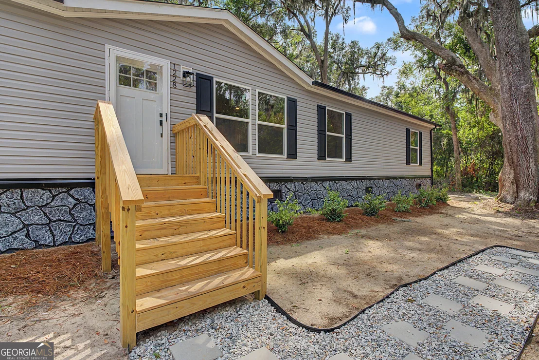 Photo of 1228 Hatcher Drive NE