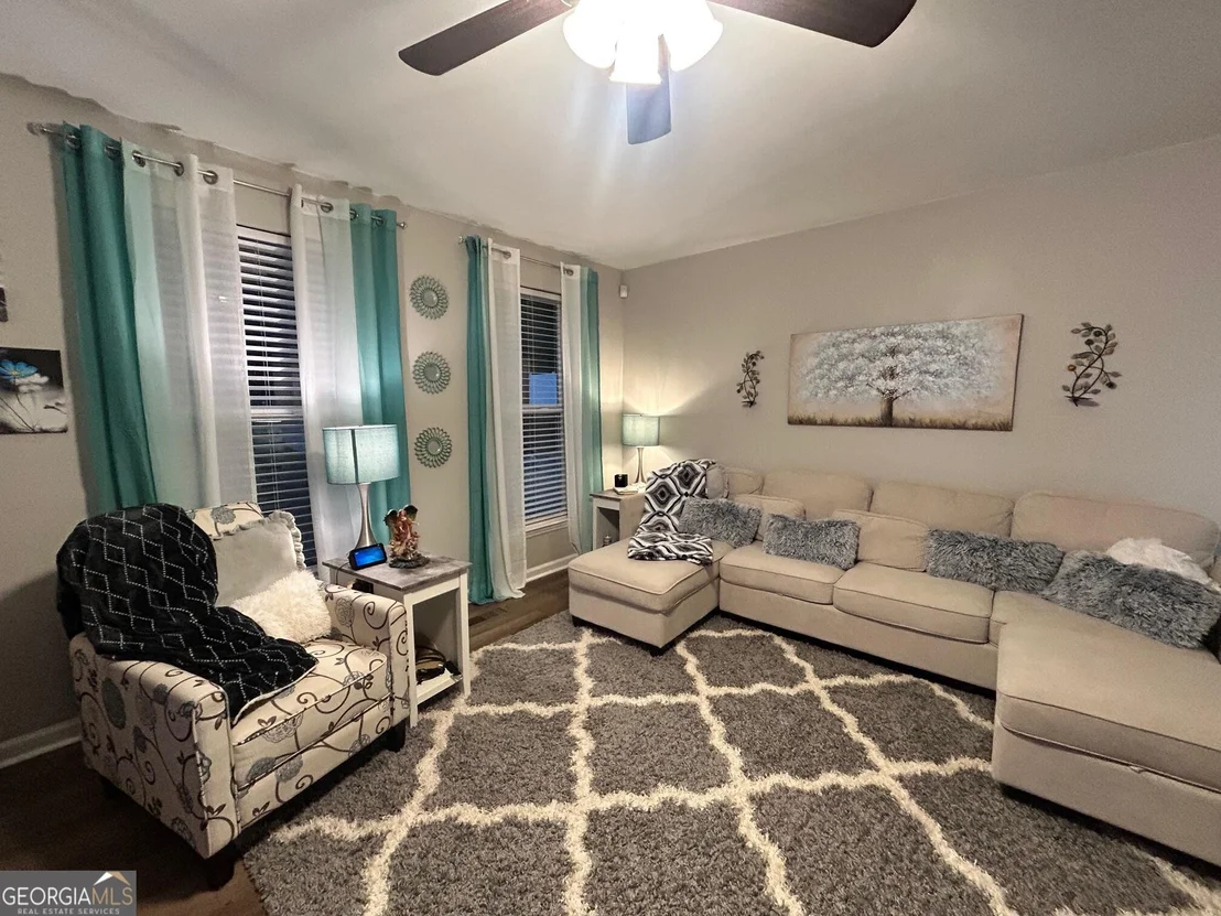 Photo of 391 Oak Tree Road