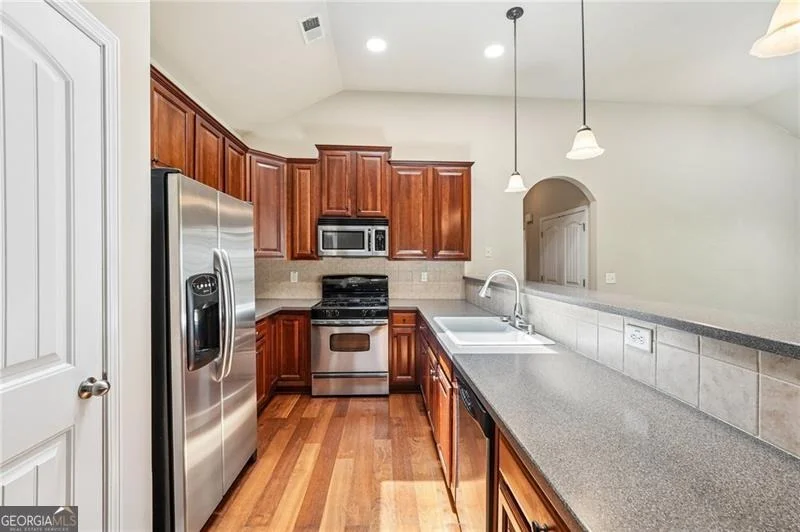 Photo of 204 Oakleaf Drive