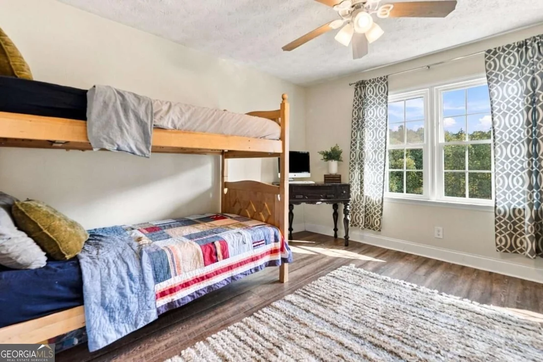 Photo of 408 White Way