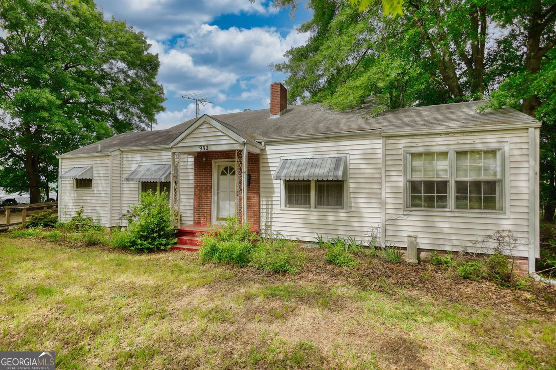 Photo of 982 Highland Circle SE