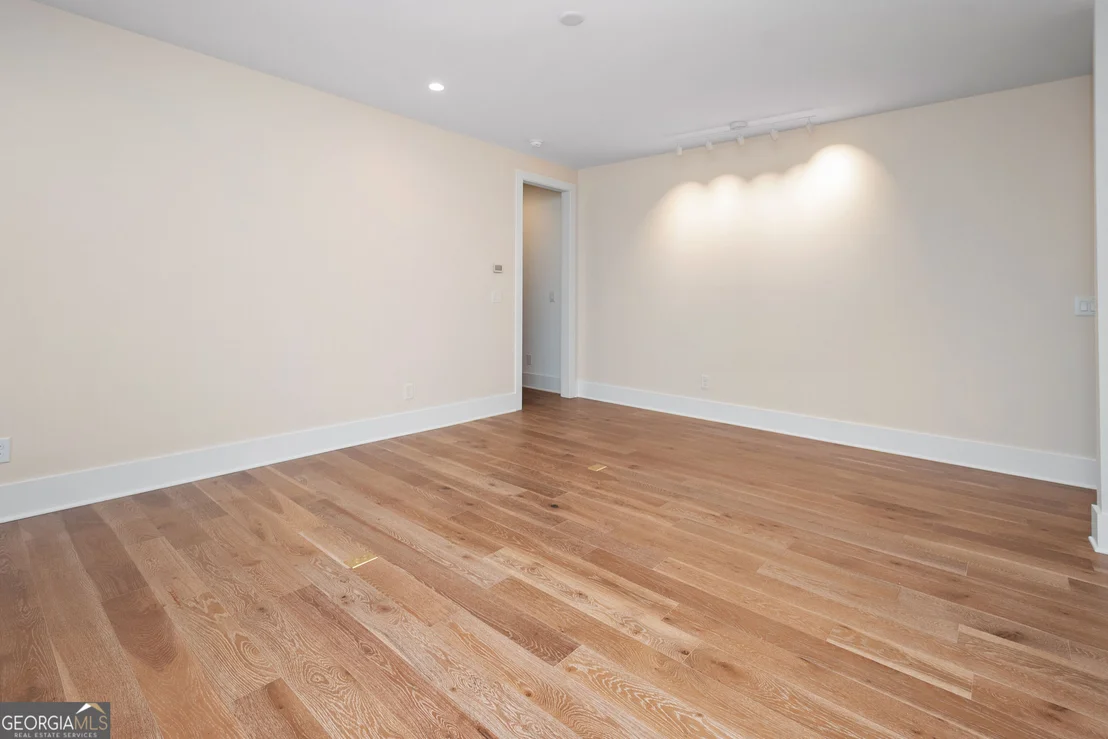 Photo of 220 Arbor Garden Circle