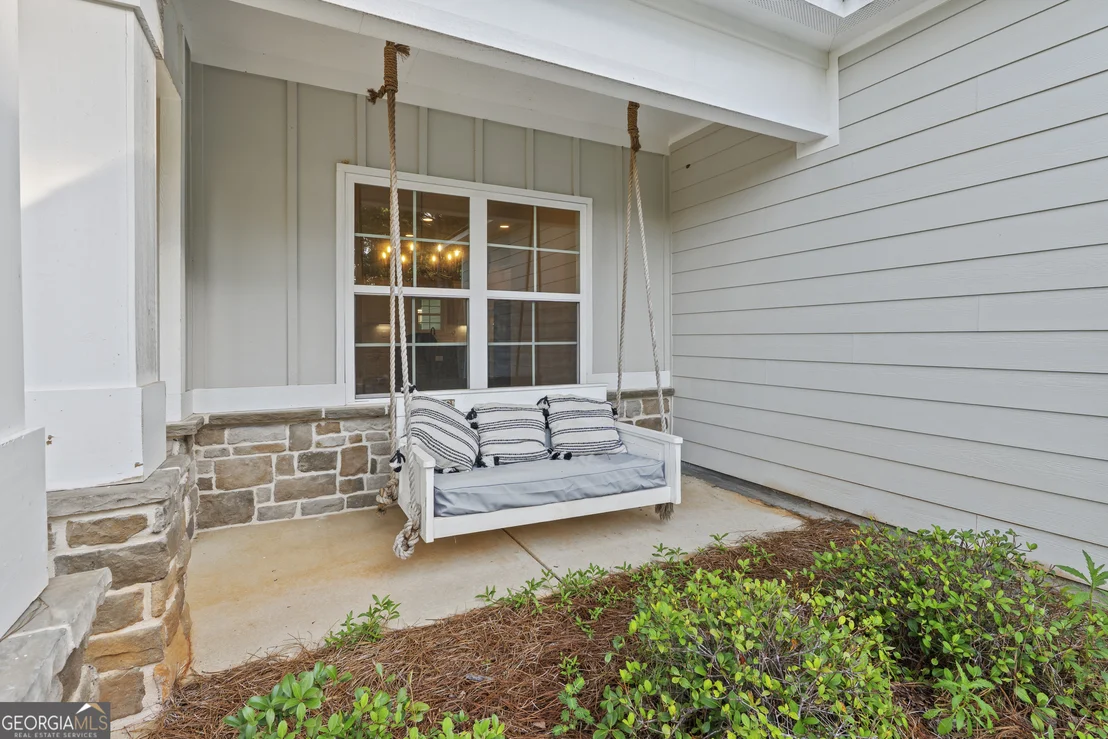 Photo of 122 Lee Road 2121