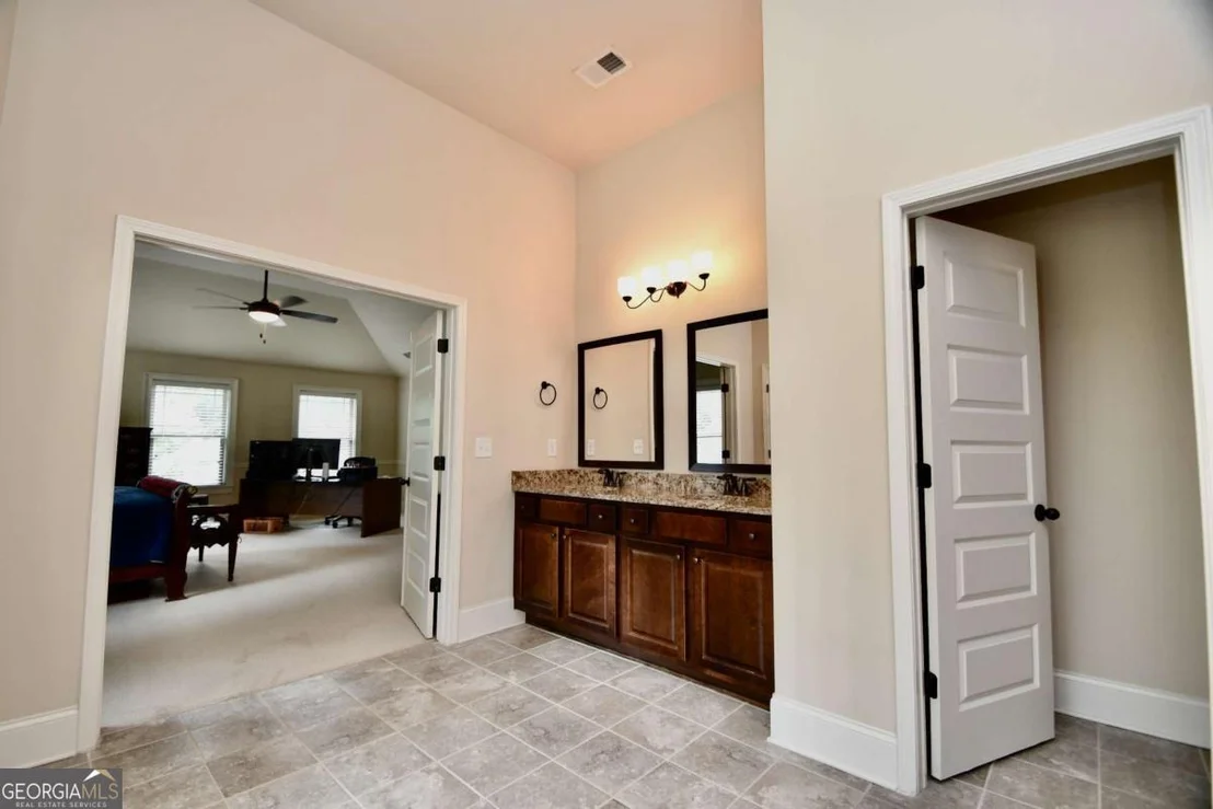 Photo of 1140 Riverhill Drive