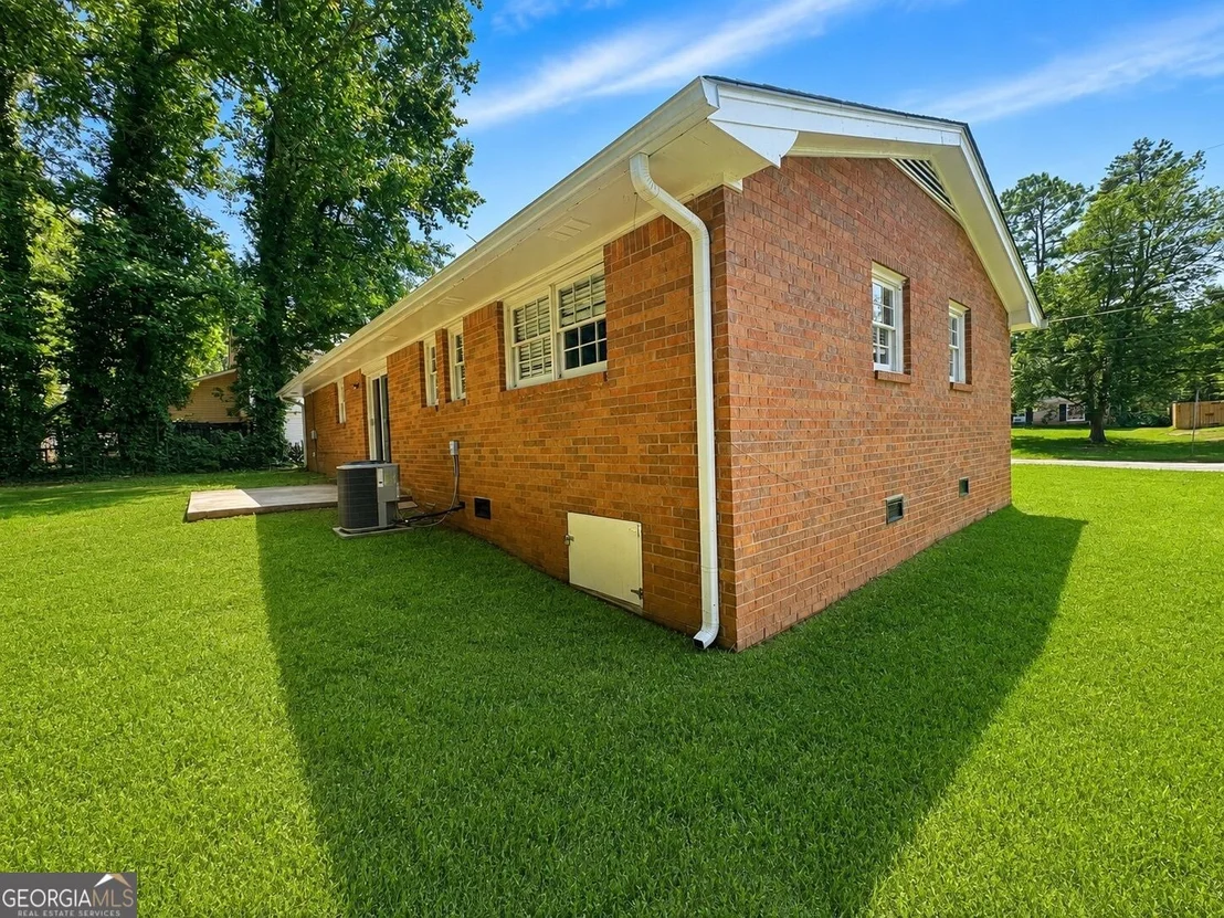 Photo of 1716 Hallmark Drive
