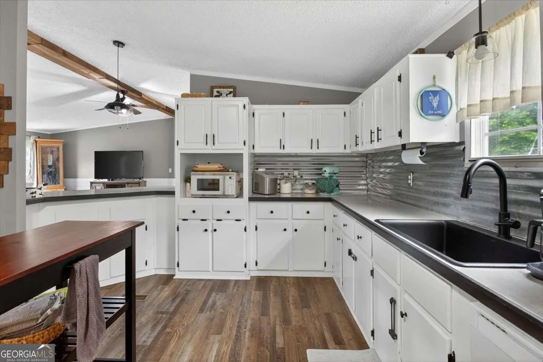 Photo of 930 Dry Pond Lane