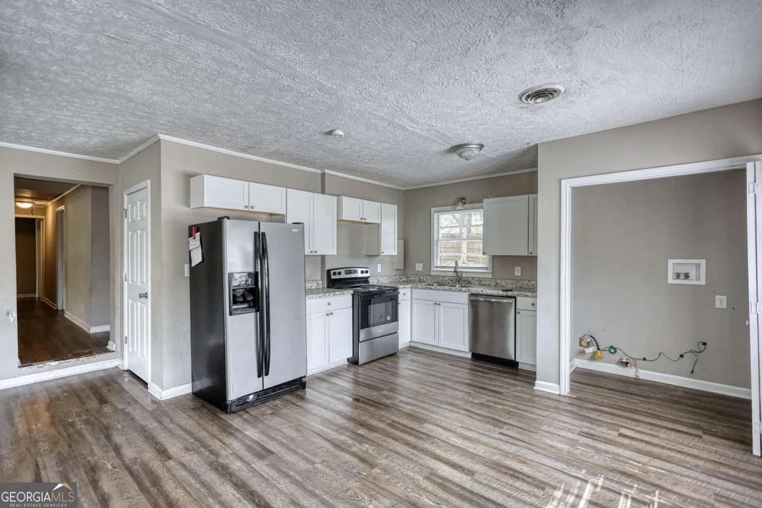 Photo of 180 Capitol Avenue